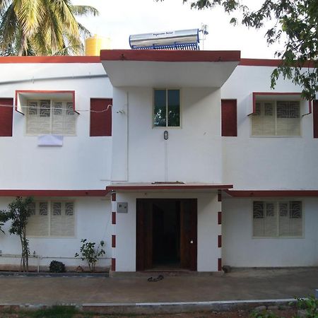 Cornerbunker Hostel Mysore Exterior photo